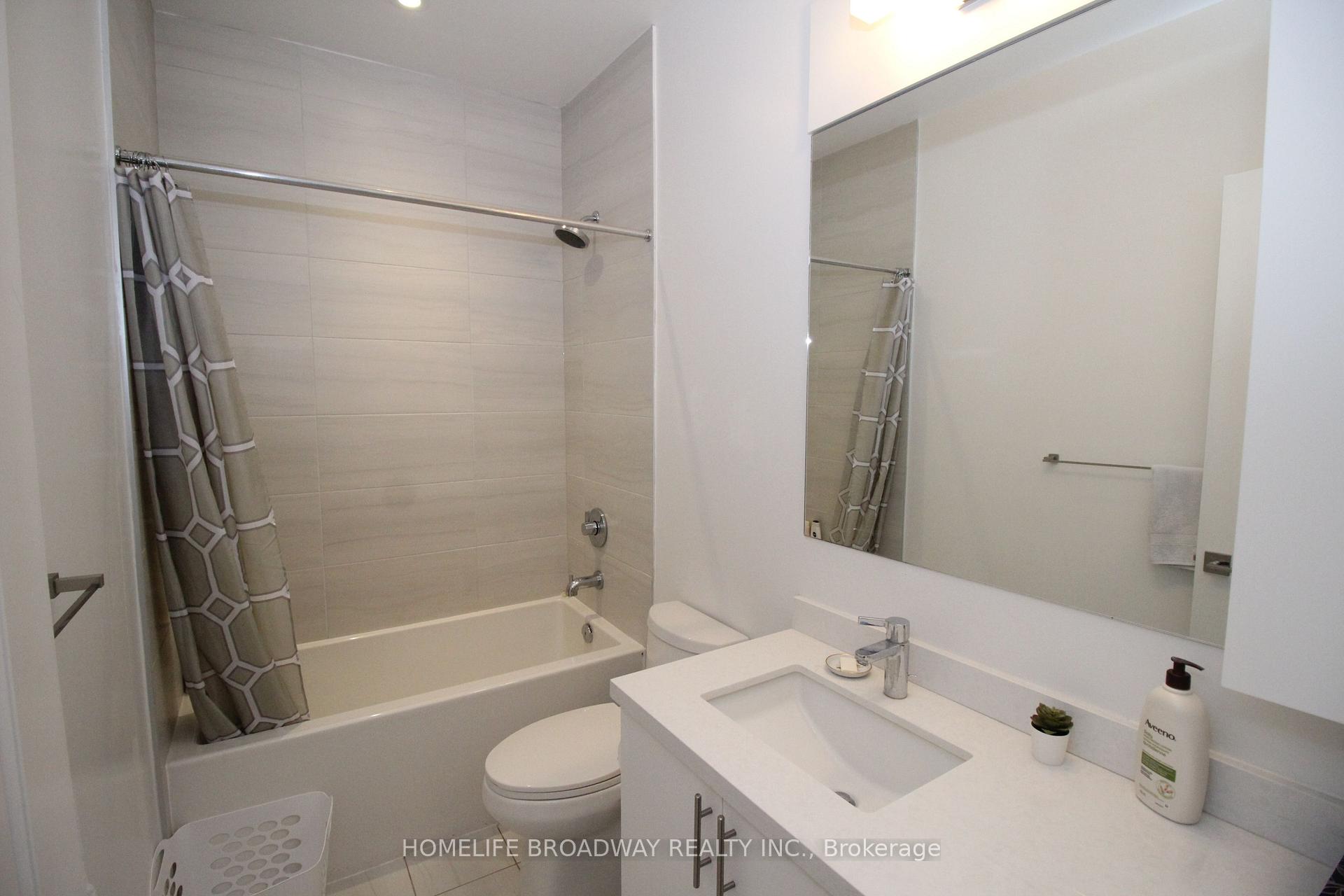 Photo 4 of Unit Th7, 392 Highway 7 E, Richmond Hill, Doncrest — HOMEH