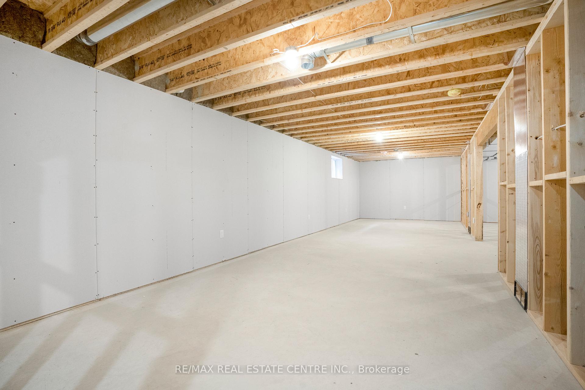 Photo 19 of 167 Ironwood Trail, Chatham-Kent, Chatham — HOMEH