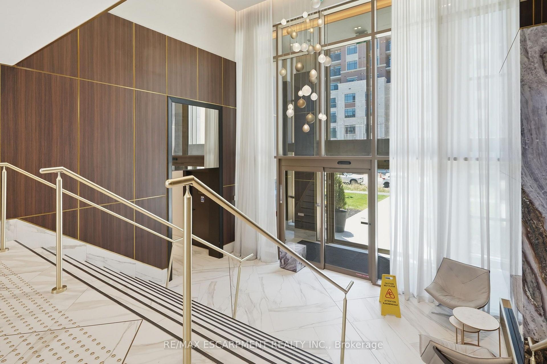 Photo 3 of Unit 811, 2333 Khalsa Gate, Oakville, Westmount — HOMEH