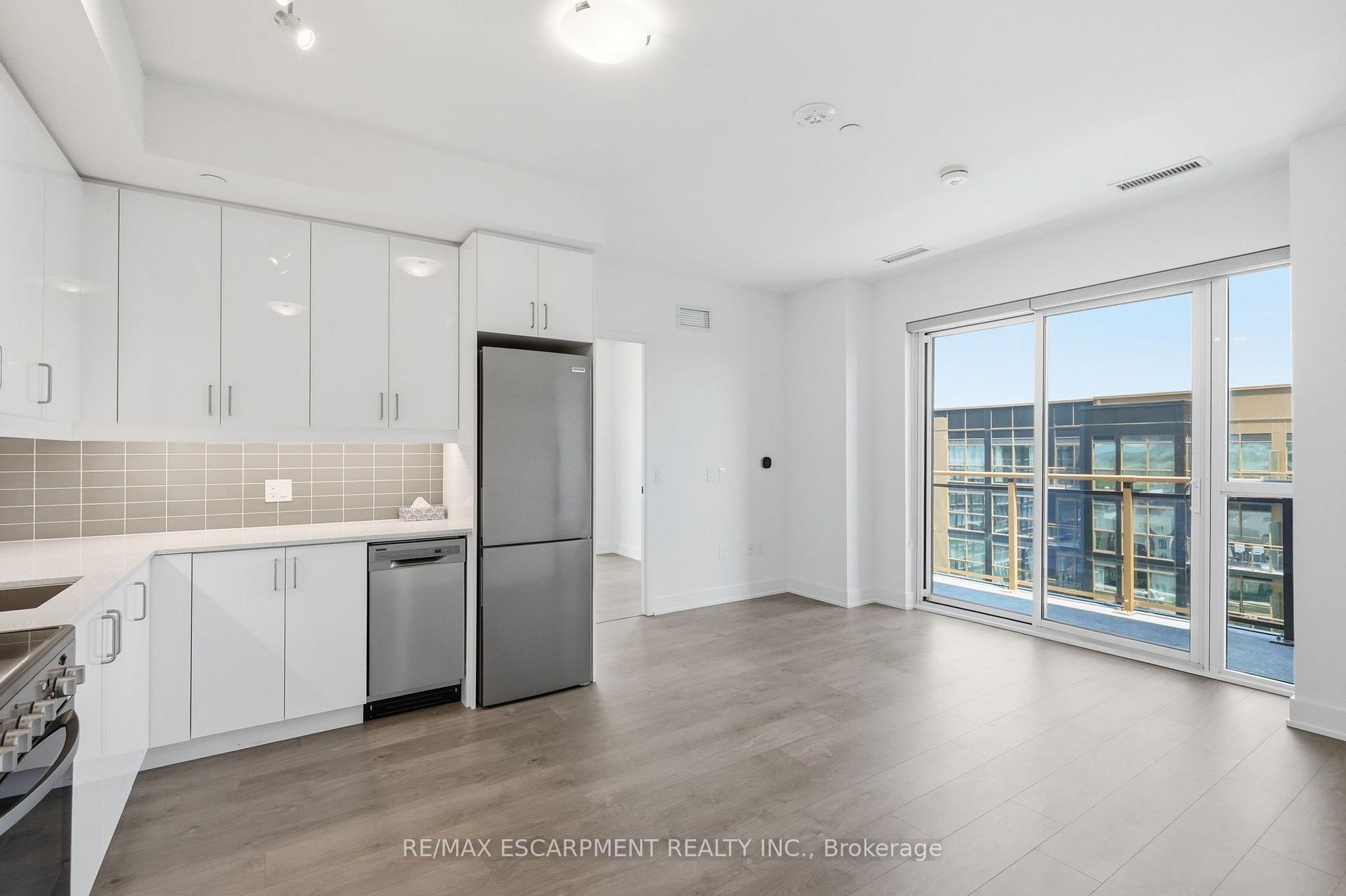 Photo 7 of Unit 811, 2333 Khalsa Gate, Oakville, Westmount — HOMEH