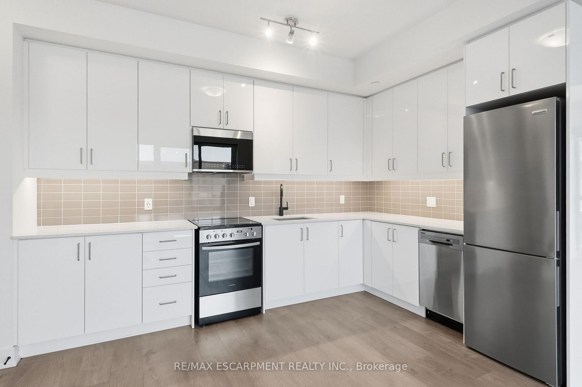 Photo 8 of Unit 811, 2333 Khalsa Gate, Oakville, Westmount — HOMEH