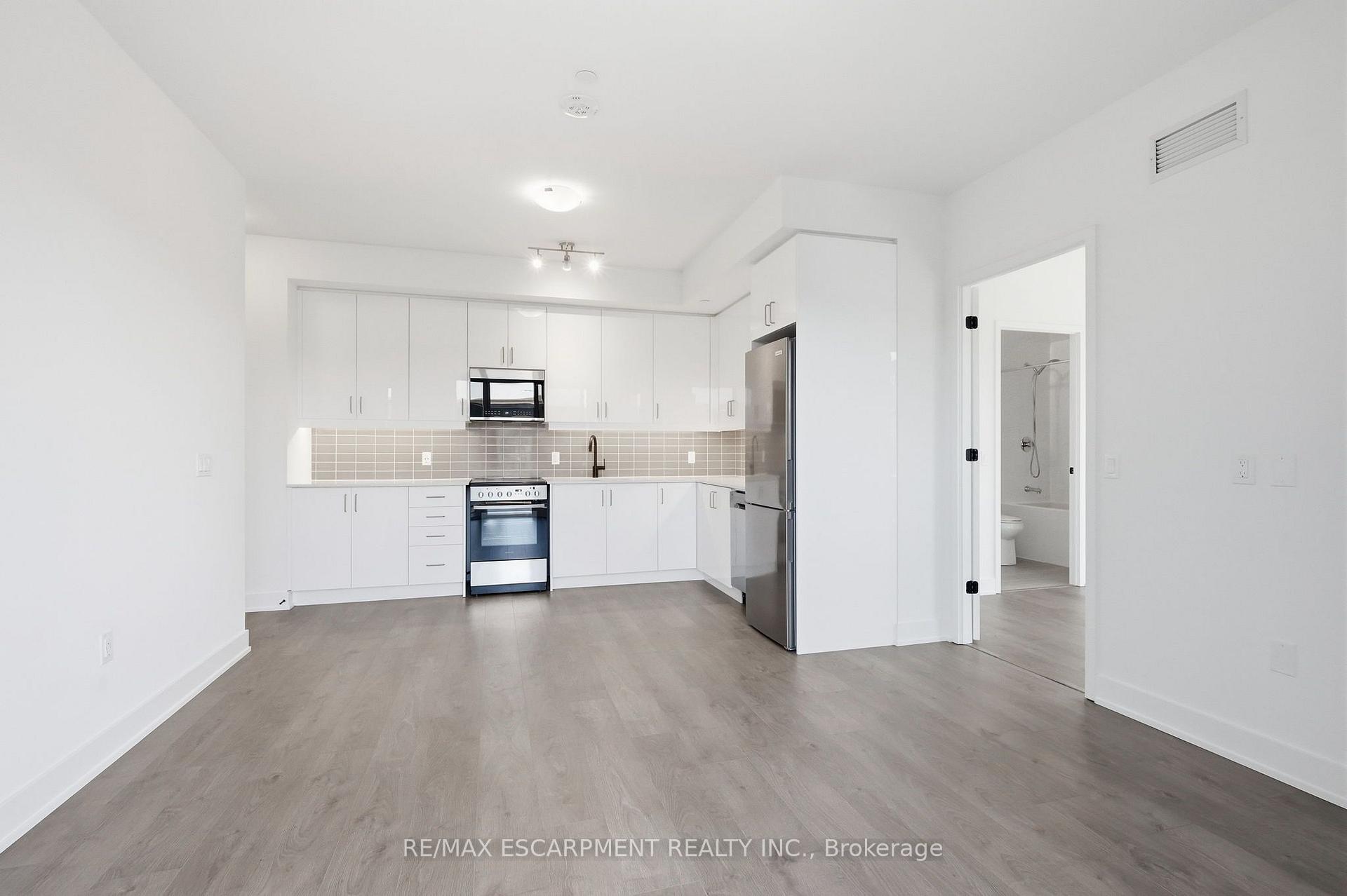 Photo 11 of Unit 811, 2333 Khalsa Gate, Oakville, Westmount — HOMEH