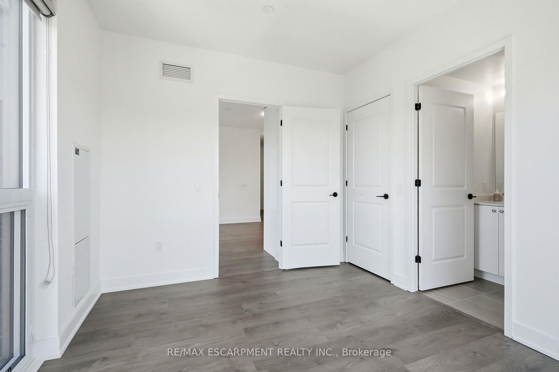 Photo 15 of Unit 811, 2333 Khalsa Gate, Oakville, Westmount — HOMEH