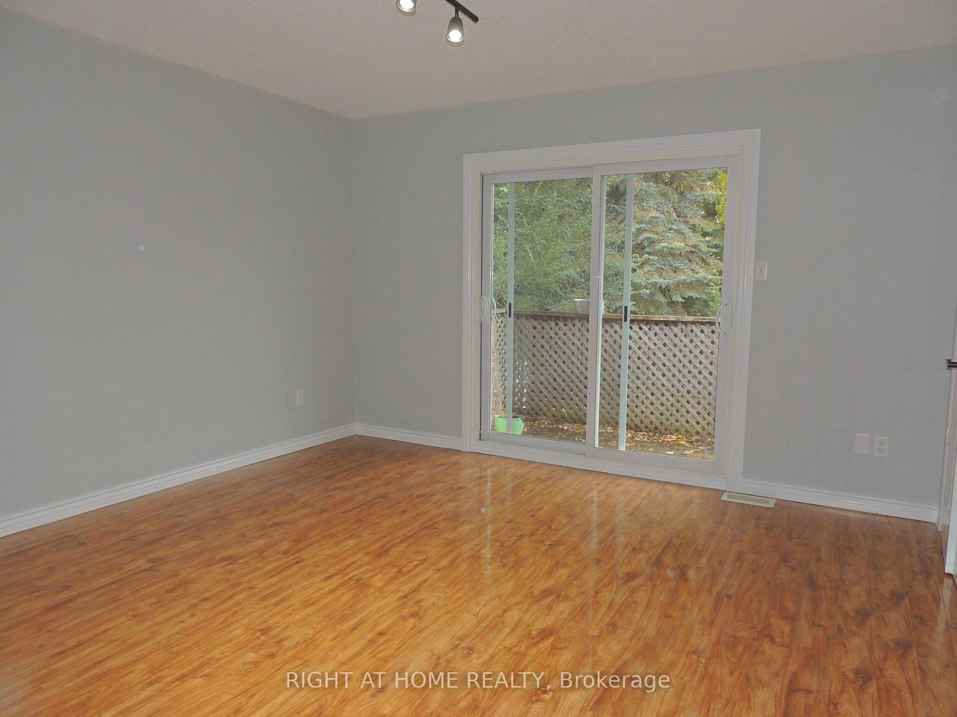 Photo 4 of 66 Bayview Drive, Barrie, Allandale — HOMEH