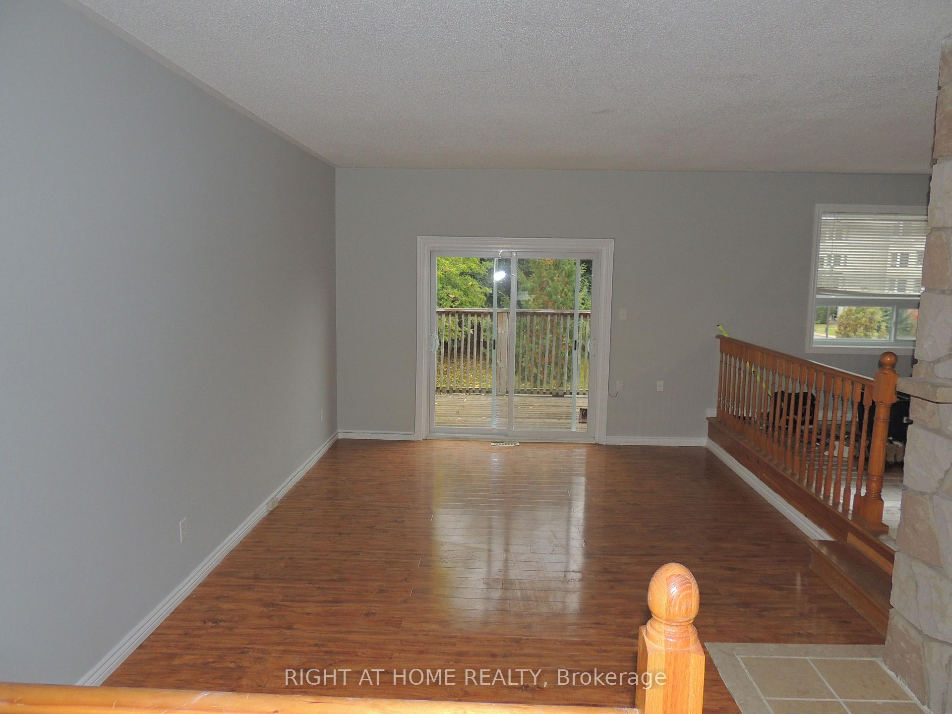 Photo 11 of 66 Bayview Drive, Barrie, Allandale — HOMEH