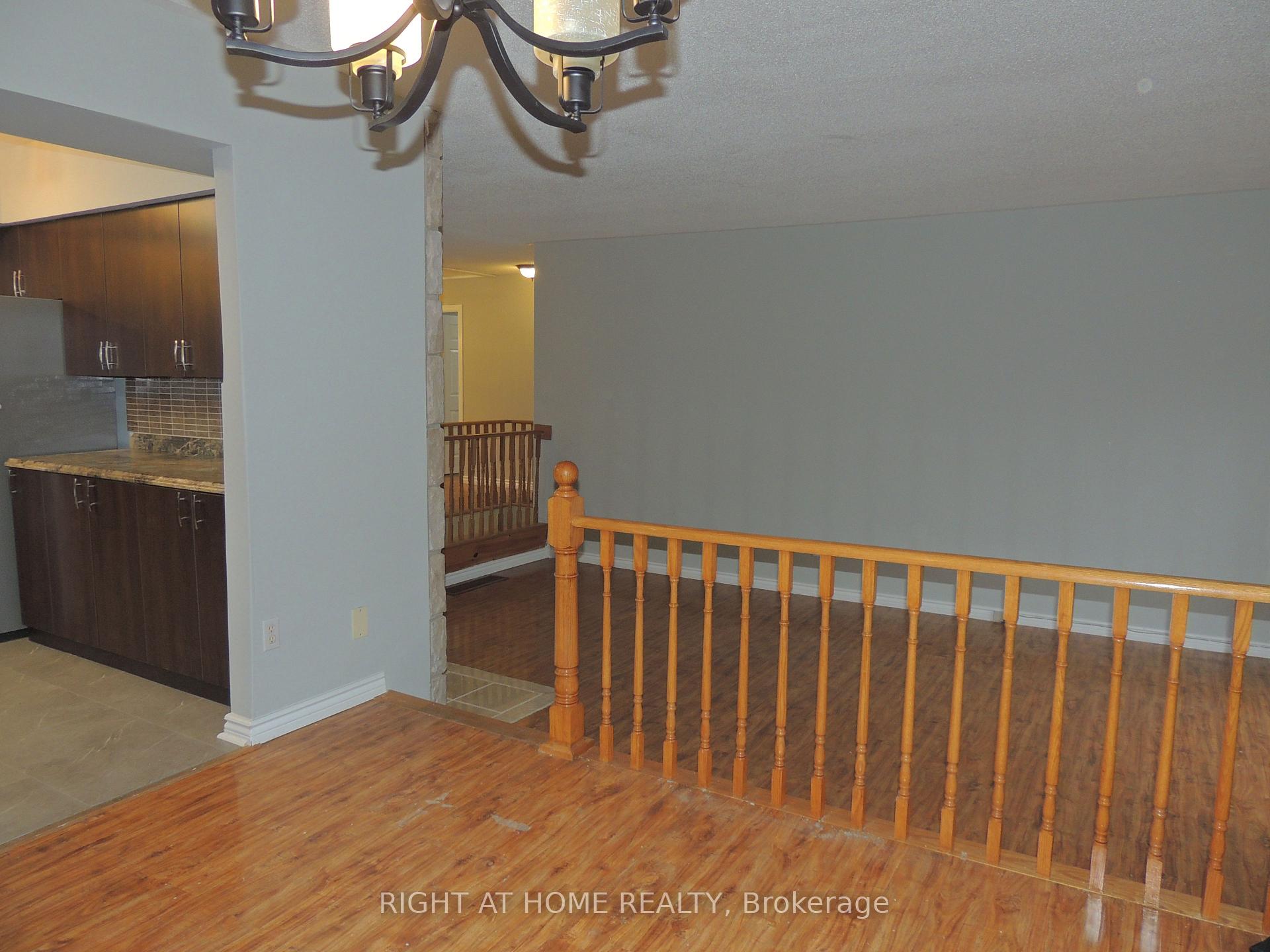 Photo 12 of 66 Bayview Drive, Barrie, Allandale — HOMEH