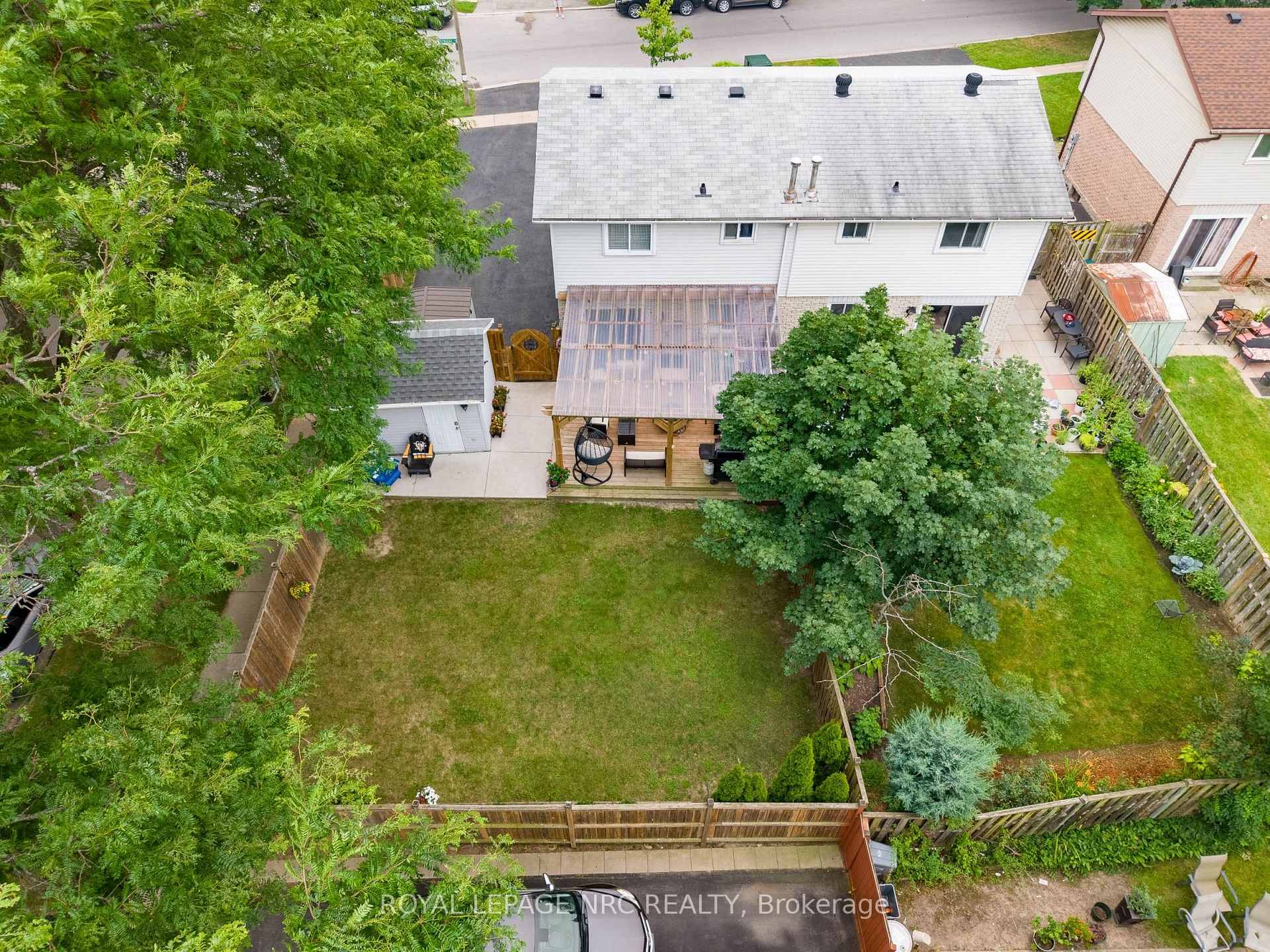 Photo 2 of 105 Ventura Drive, St. Catharines, Haig — HOMEH