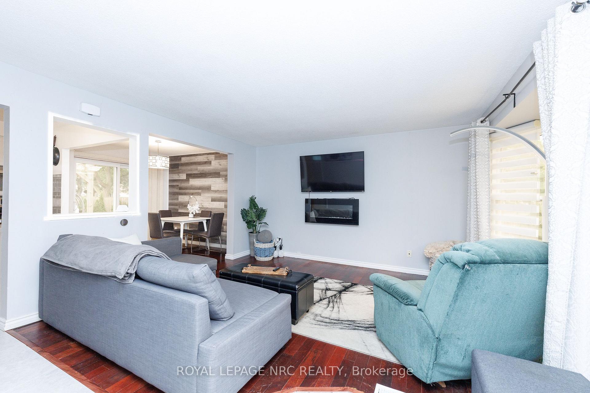 Photo 6 of 105 Ventura Drive, St. Catharines, Haig — HOMEH
