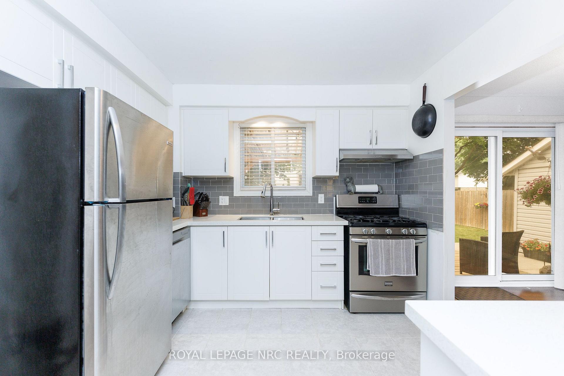 Photo 9 of 105 Ventura Drive, St. Catharines, Haig — HOMEH