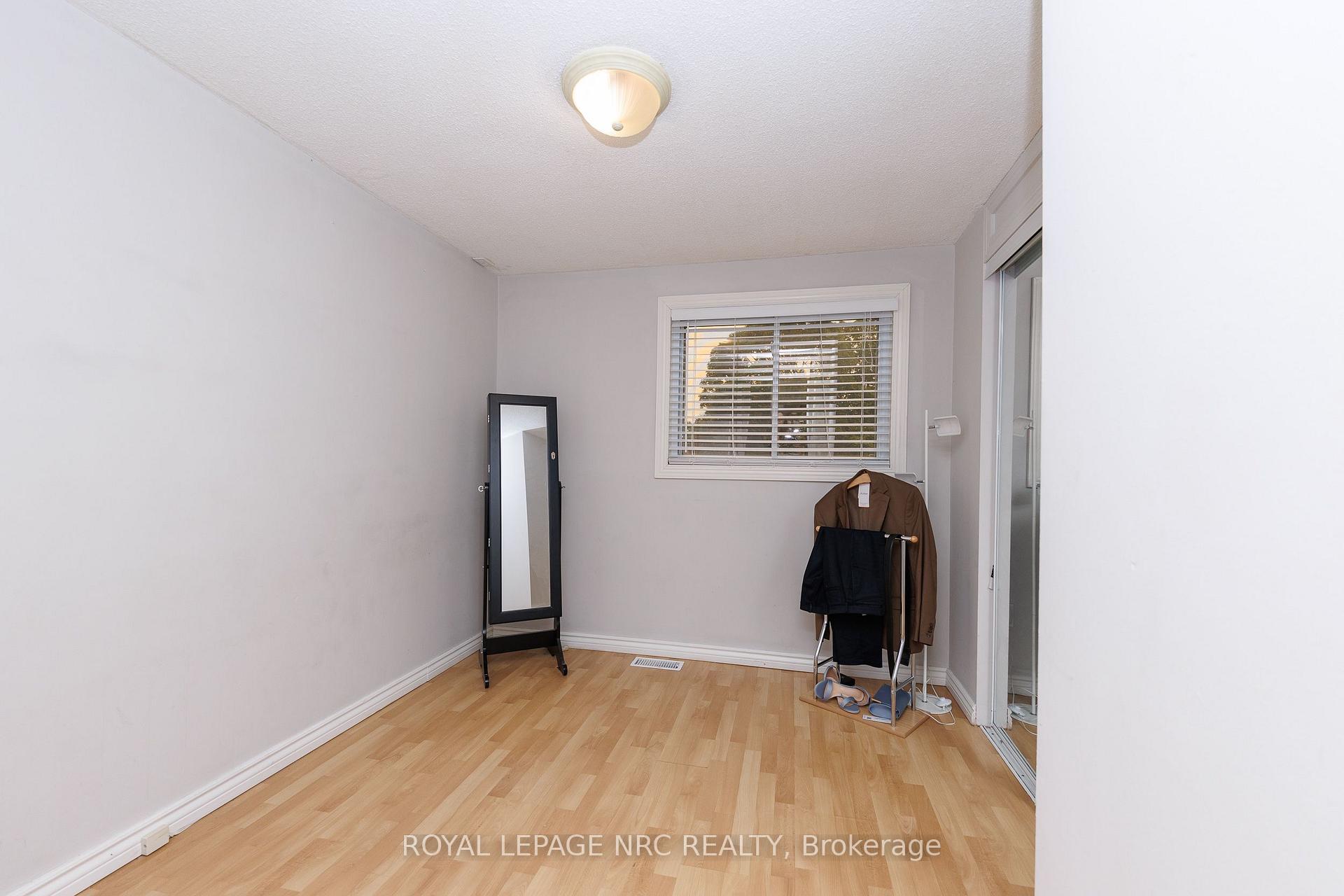 Photo 21 of 105 Ventura Drive, St. Catharines, Haig — HOMEH