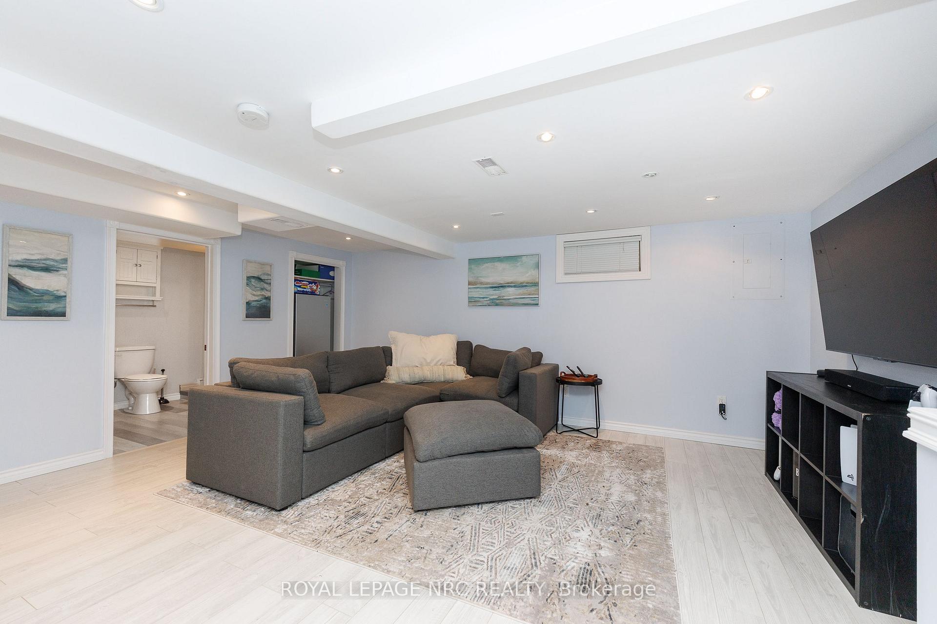 Photo 24 of 105 Ventura Drive, St. Catharines, Haig — HOMEH