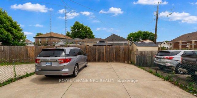 Photo 5 of 237 Paling Avenue, Hamilton, Homeside — HOMEH