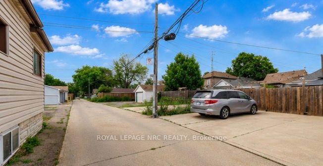 Photo 11 of 237 Paling Avenue, Hamilton, Homeside — HOMEH
