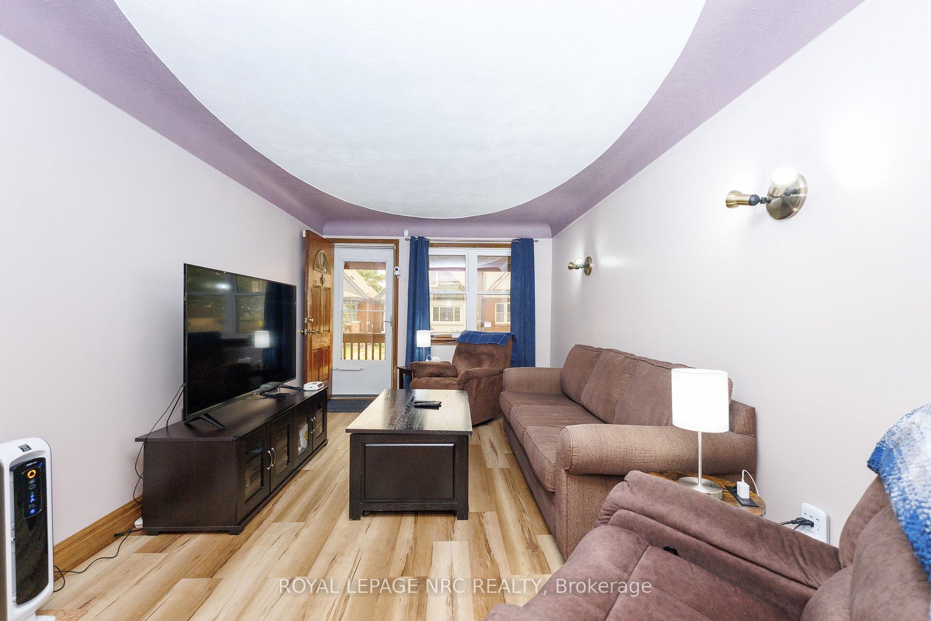 Photo 16 of 237 Paling Avenue, Hamilton, Homeside — HOMEH
