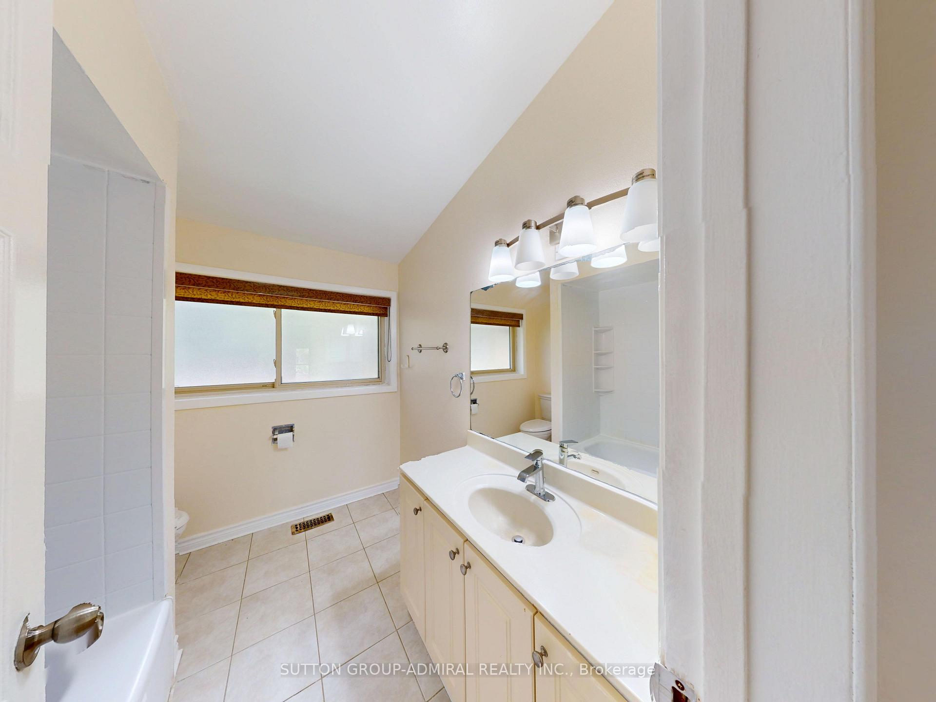 Photo 33 of Unit 73, 6 Esterbrooke Avenue, North York, Don Valley Village — HOMEH