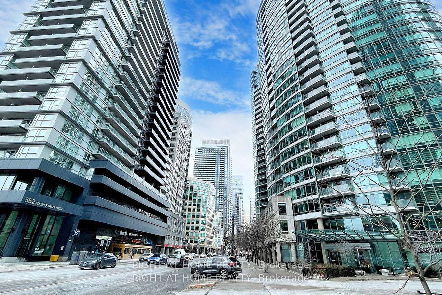 Photo 3 of Unit 2808, 373 Front Street W, Toronto, Waterfront Communities — HOMEH