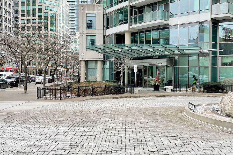 Photo 4 of Unit 2808, 373 Front Street W, Toronto, Waterfront Communities — HOMEH