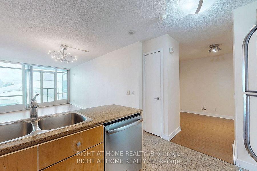 Photo 12 of Unit 2808, 373 Front Street W, Toronto, Waterfront Communities — HOMEH