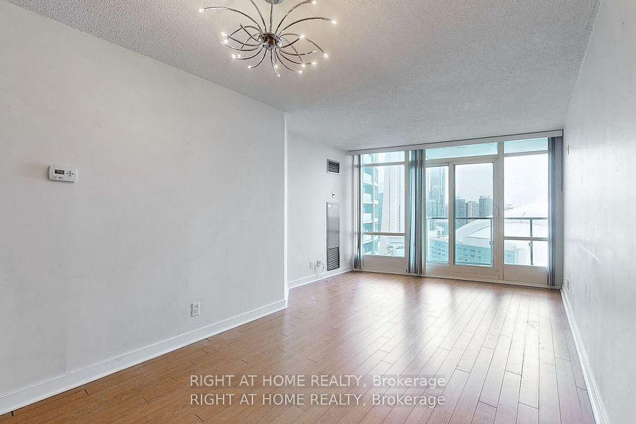 Photo 13 of Unit 2808, 373 Front Street W, Toronto, Waterfront Communities — HOMEH