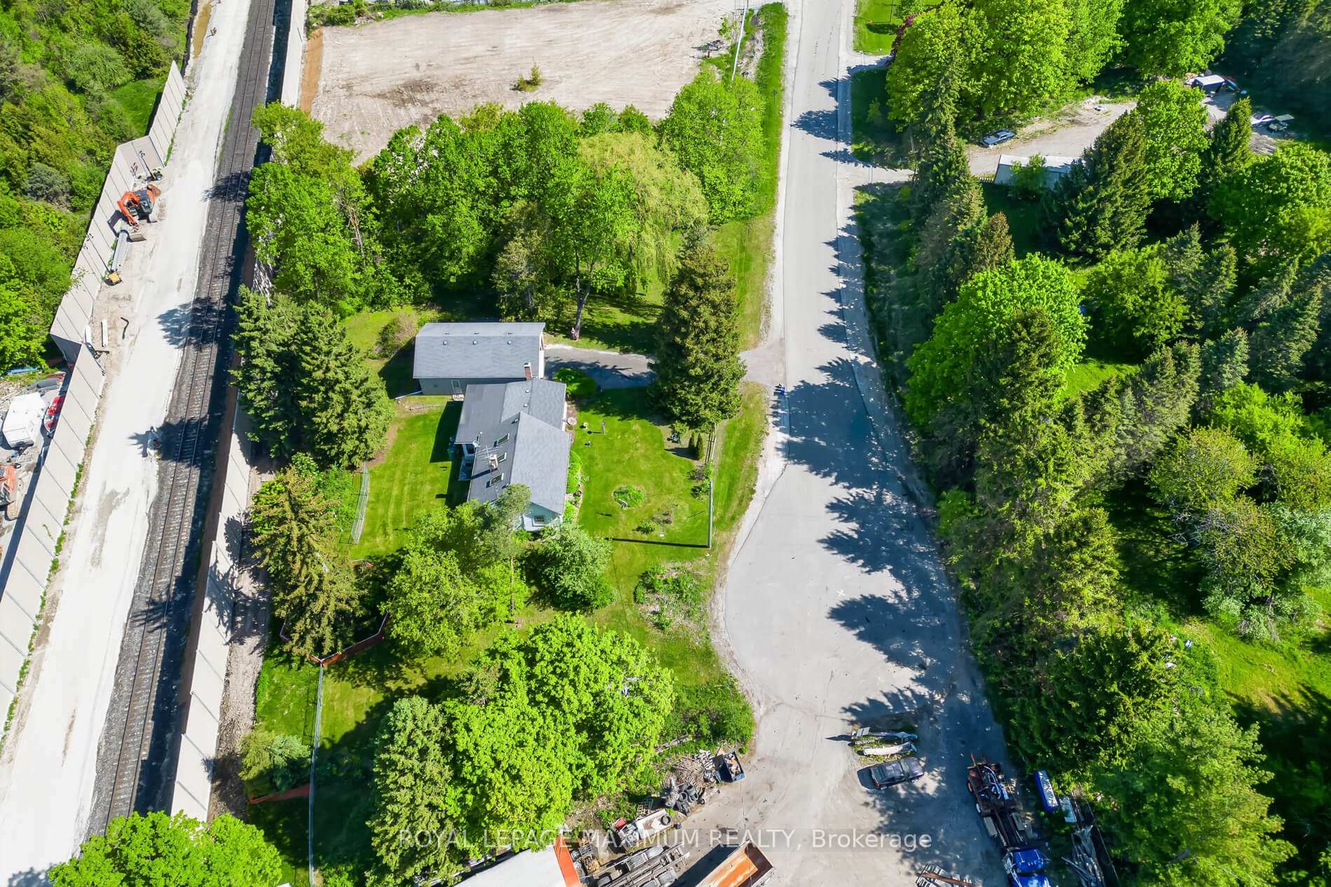 Photo 37 of 80 McDonald Street, Vaughan, Rural Vaughan — HOMEH