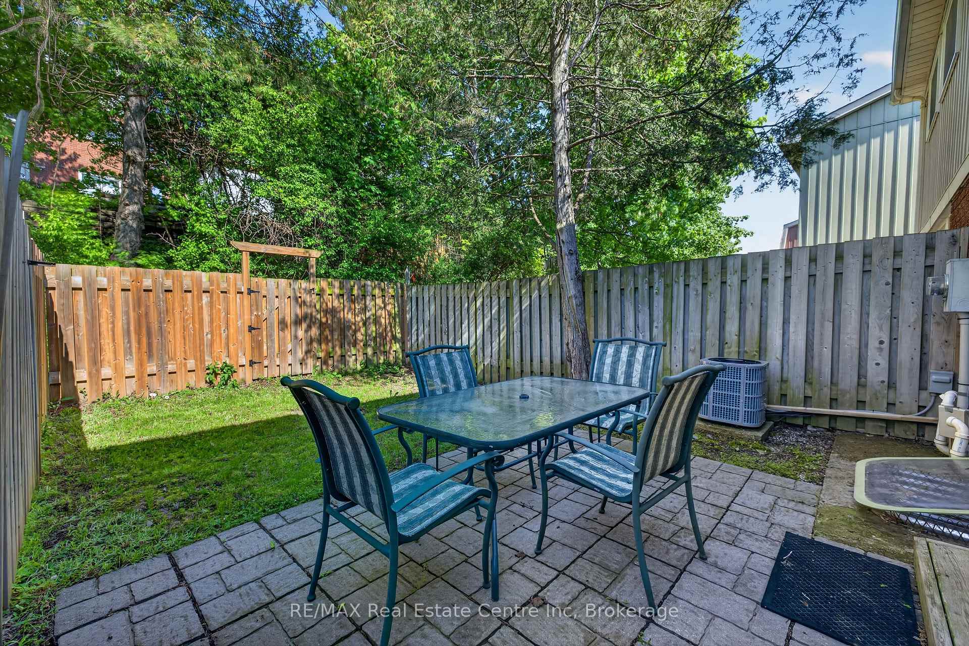 Photo 3 of Unit 13, 137 Dovercliffe Road, Guelph, Dovercliffe Park/Old University — HOMEH