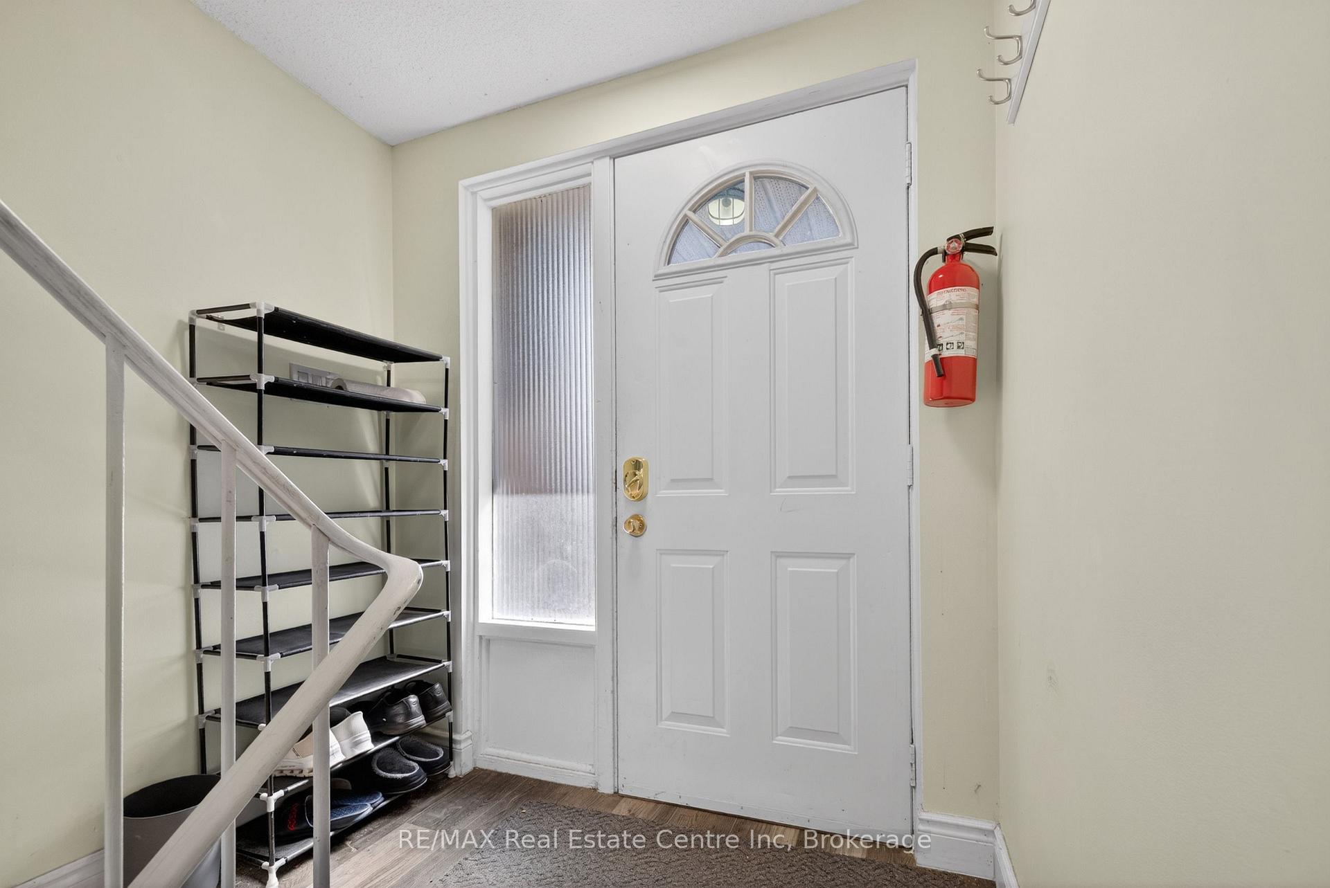 Photo 6 of Unit 13, 137 Dovercliffe Road, Guelph, Dovercliffe Park/Old University — HOMEH
