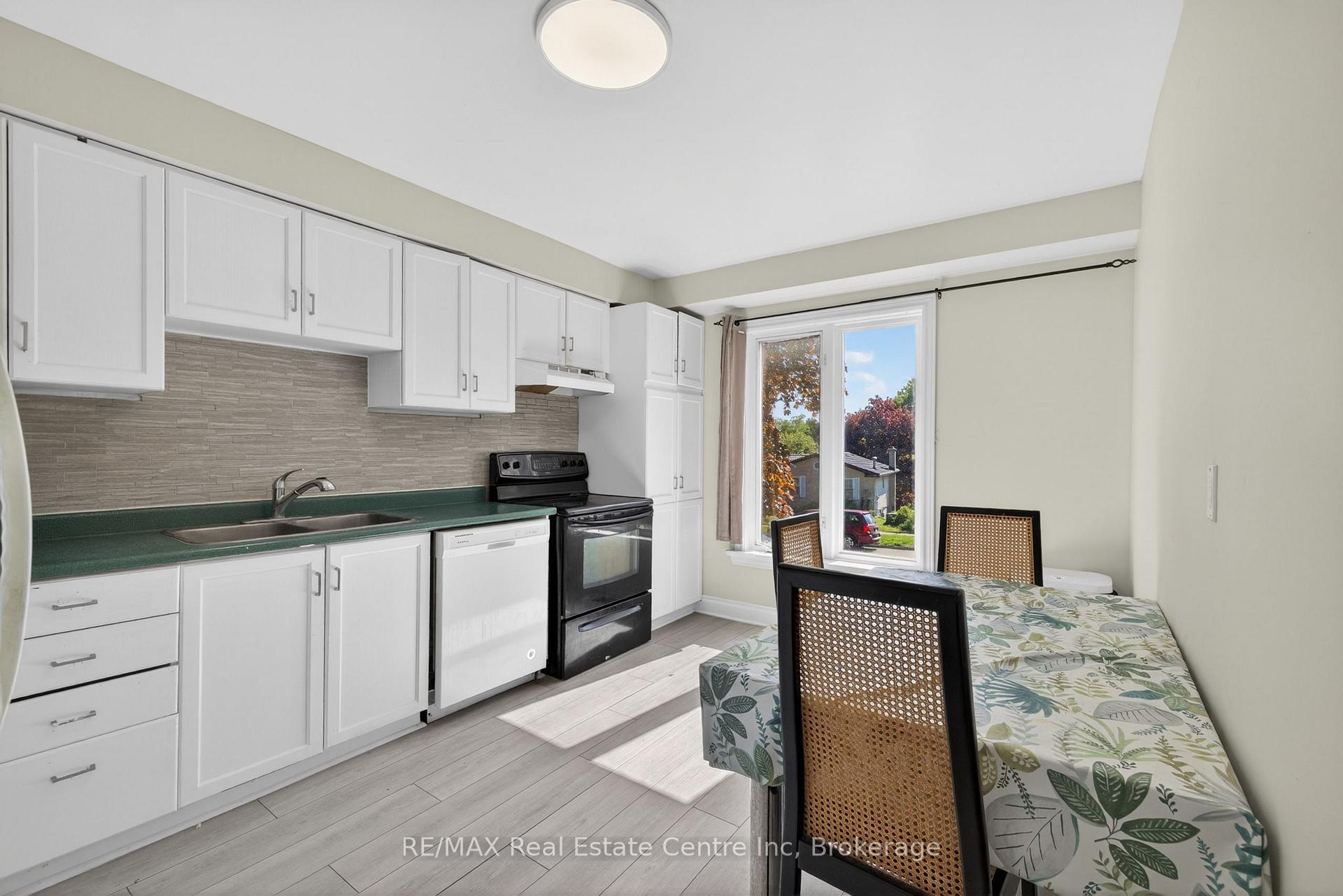 Photo 14 of Unit 13, 137 Dovercliffe Road, Guelph, Dovercliffe Park/Old University — HOMEH