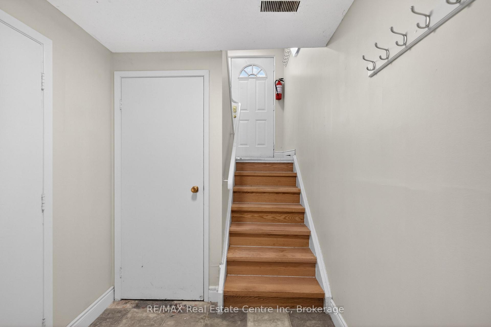 Photo 33 of Unit 13, 137 Dovercliffe Road, Guelph, Dovercliffe Park/Old University — HOMEH