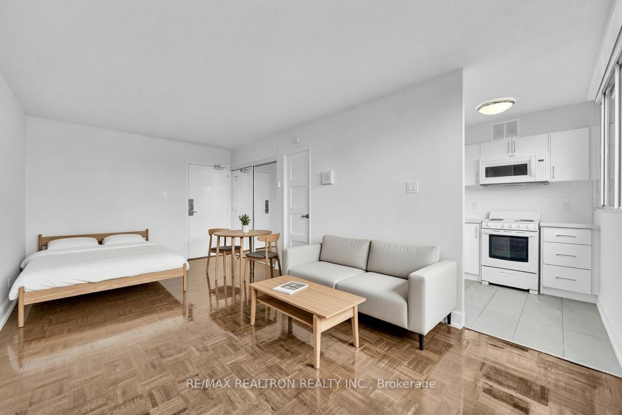 Photo 2 of Unit 2713, 33 Isabella Street, Toronto, Church-Yonge Corridor — HOMEH