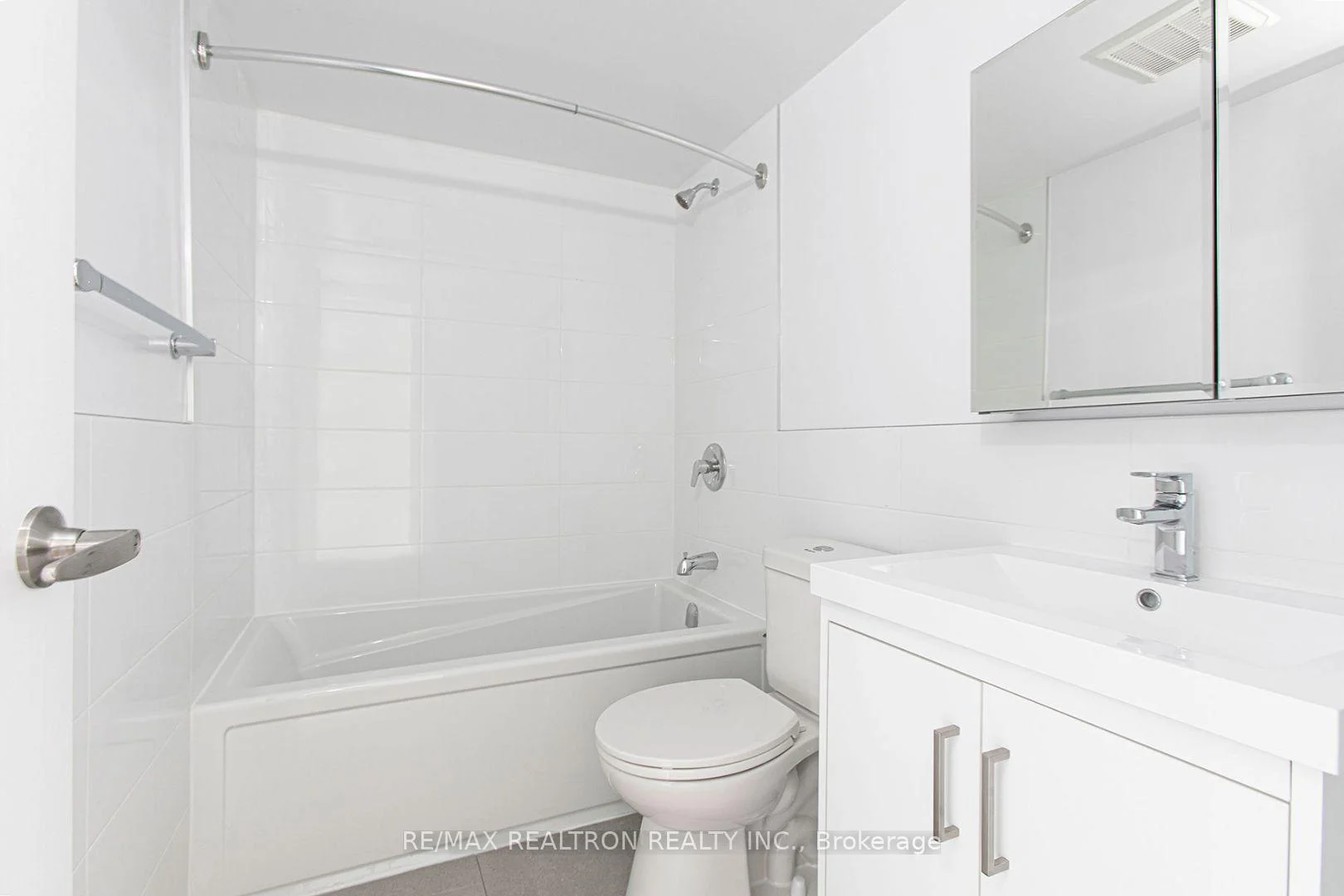 Photo 1 of Unit 2713, 33 Isabella Street, Toronto, Church-Yonge Corridor — HOMEH