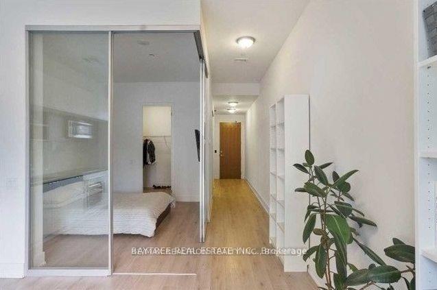 Front of Unit 1026, 111 St Clair Avenue W