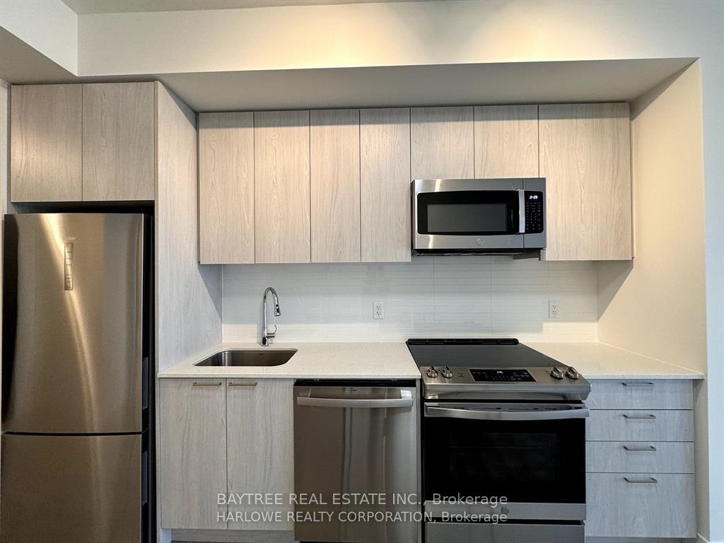 Photo 4 of Unit 605, 185 Deerfield Road, Newmarket, Central Newmarket — HOMEH