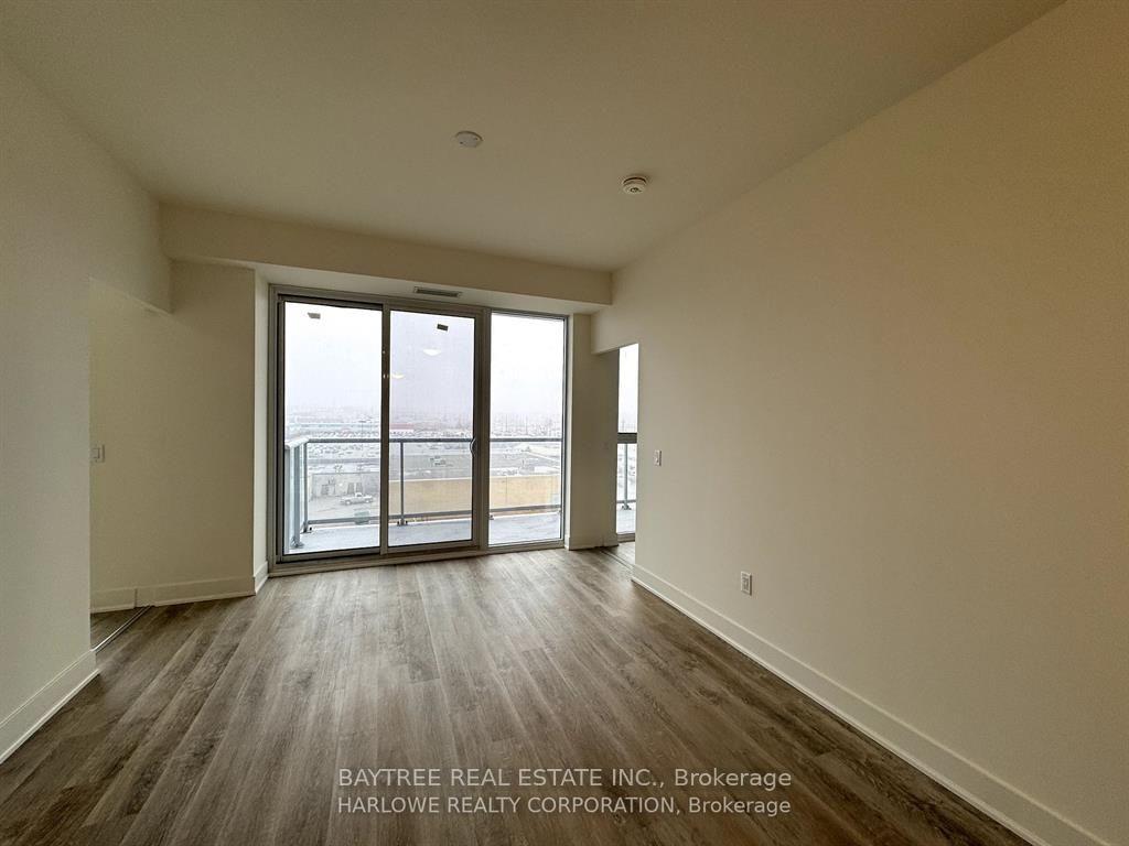 Photo 6 of Unit 605, 185 Deerfield Road, Newmarket, Central Newmarket — HOMEH