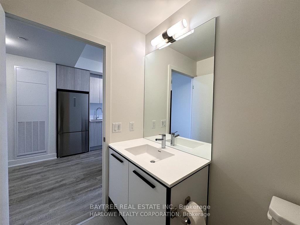 Photo 9 of Unit 605, 185 Deerfield Road, Newmarket, Central Newmarket — HOMEH