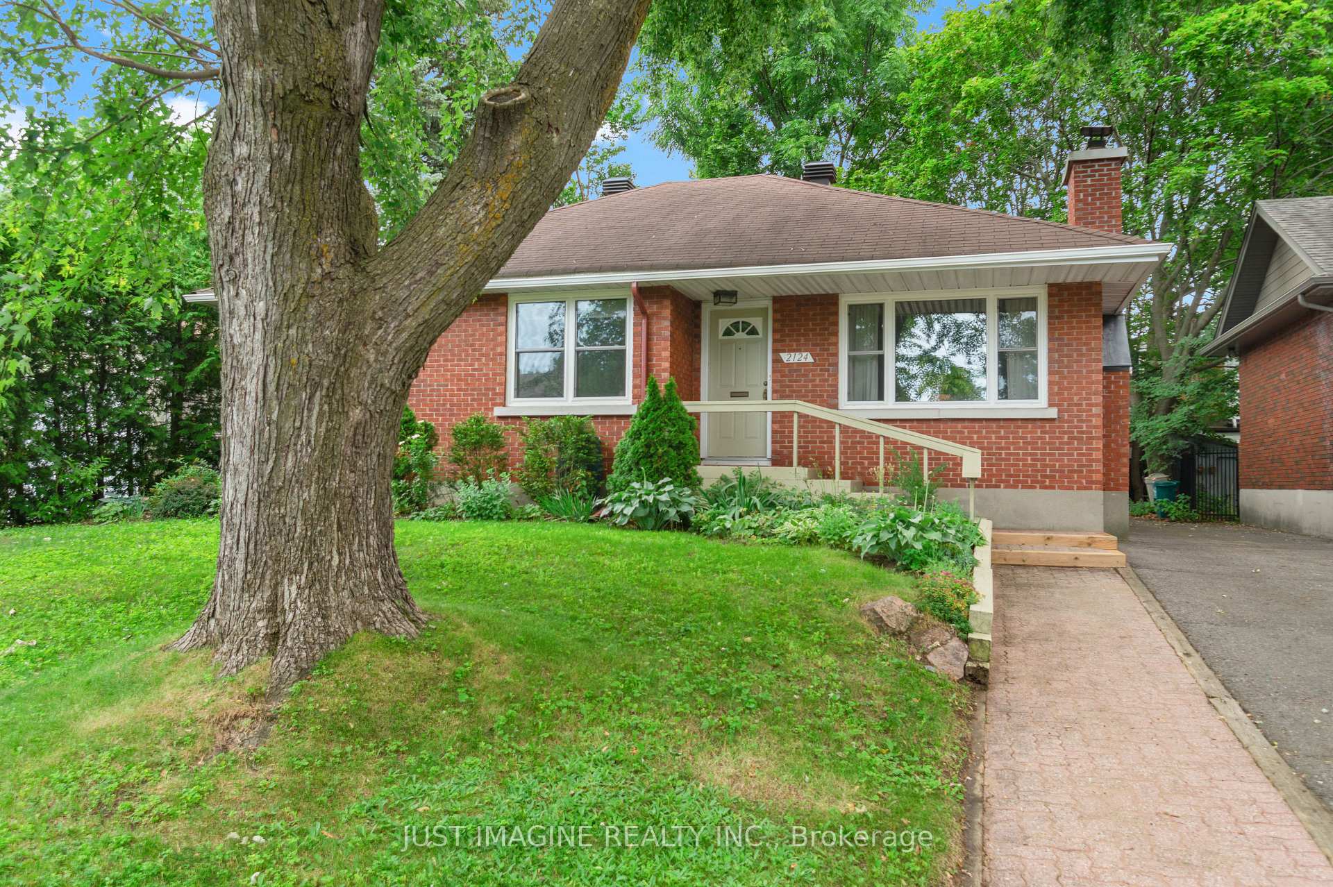 Photo 2 of 2124 Knightsbridge Road, Ottawa, Carlingwood — HOMEH