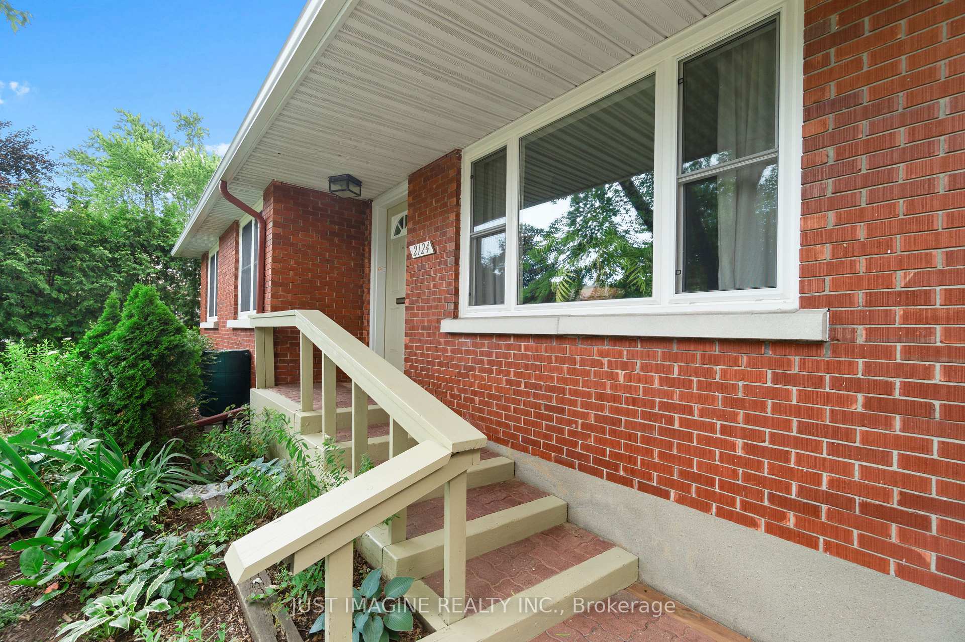 Photo 3 of 2124 Knightsbridge Road, Ottawa, Carlingwood — HOMEH