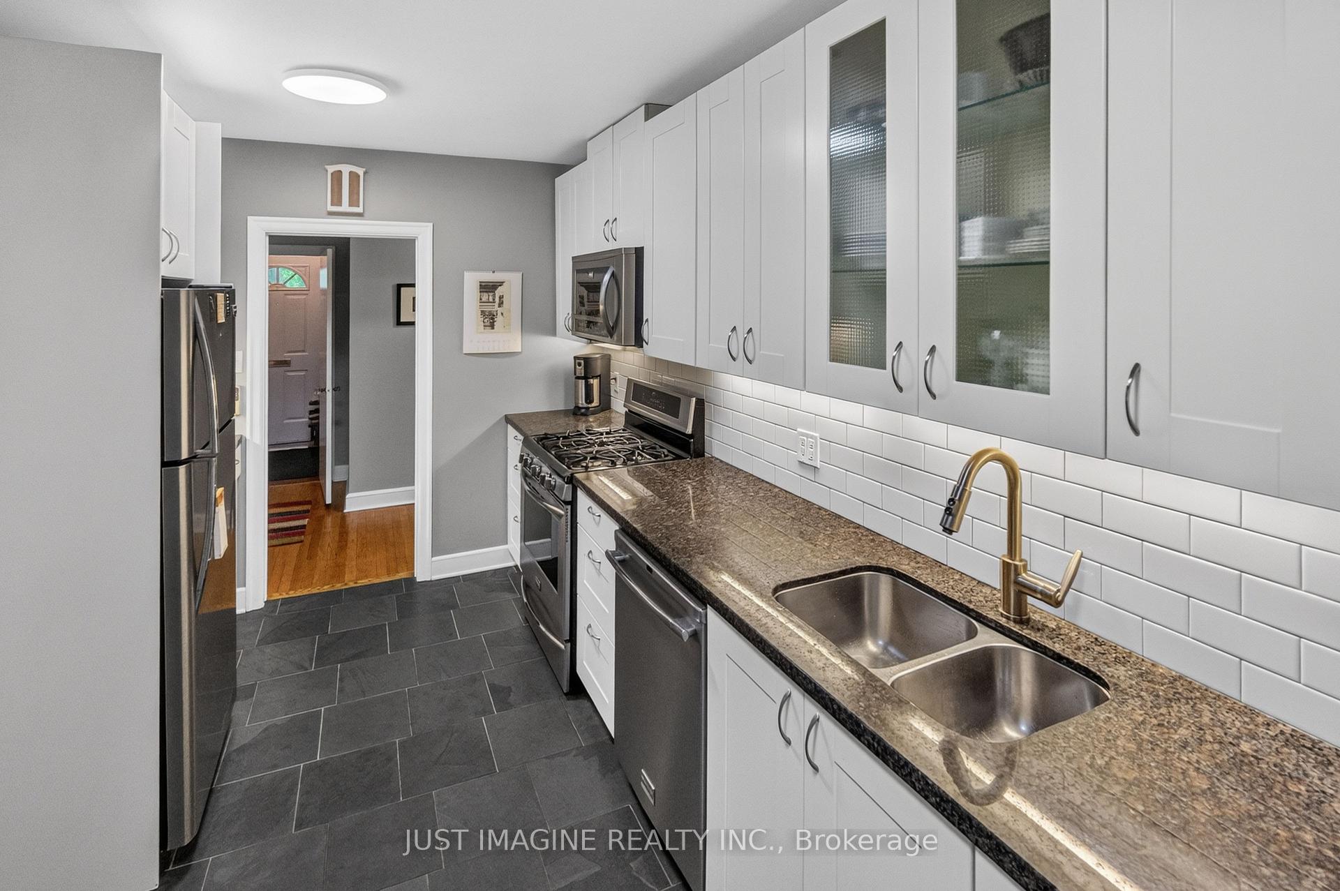 Photo 14 of 2124 Knightsbridge Road, Ottawa, Carlingwood — HOMEH