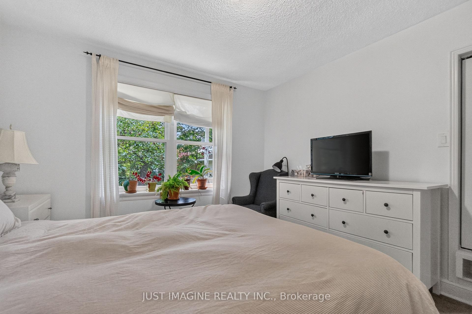 Photo 20 of 2124 Knightsbridge Road, Ottawa, Carlingwood — HOMEH