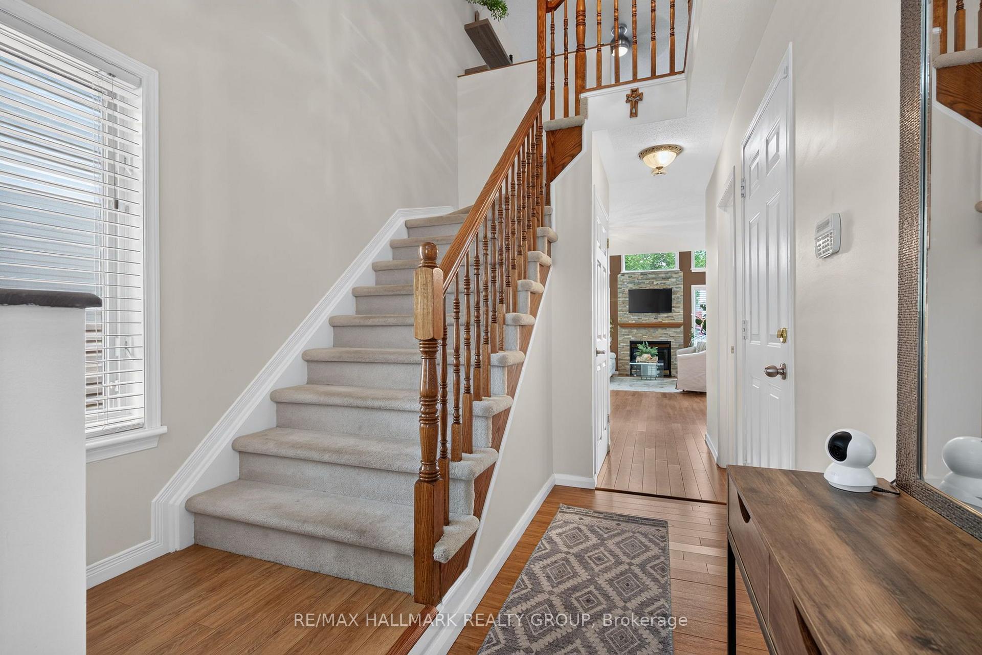 Photo 4 of 63 Palmadeo Drive, Ottawa, Barrhaven - Longfields — HOMEH