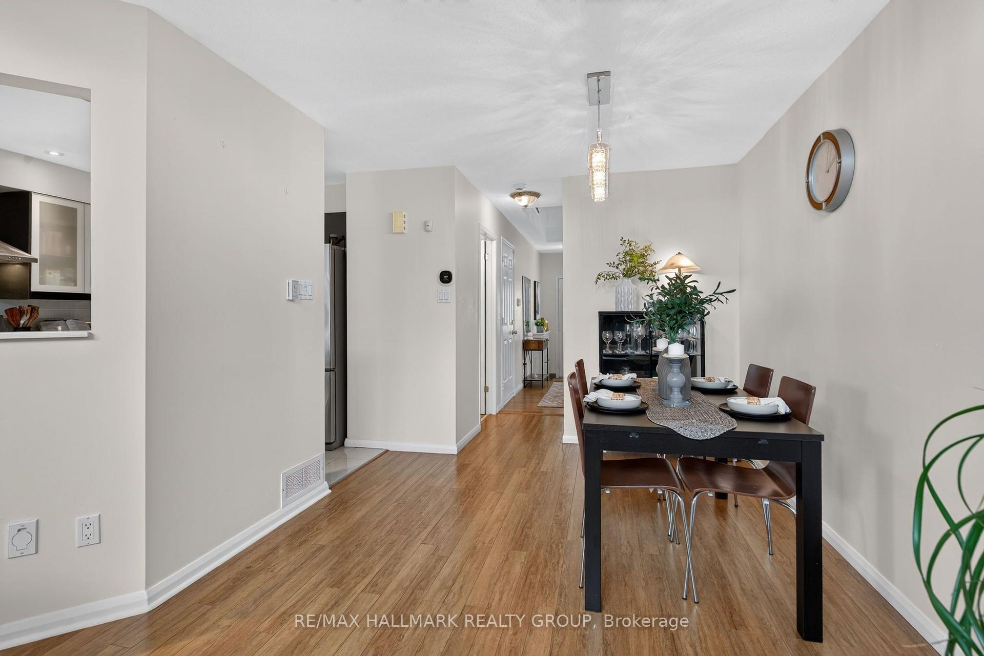 Photo 9 of 63 Palmadeo Drive, Ottawa, Barrhaven - Longfields — HOMEH