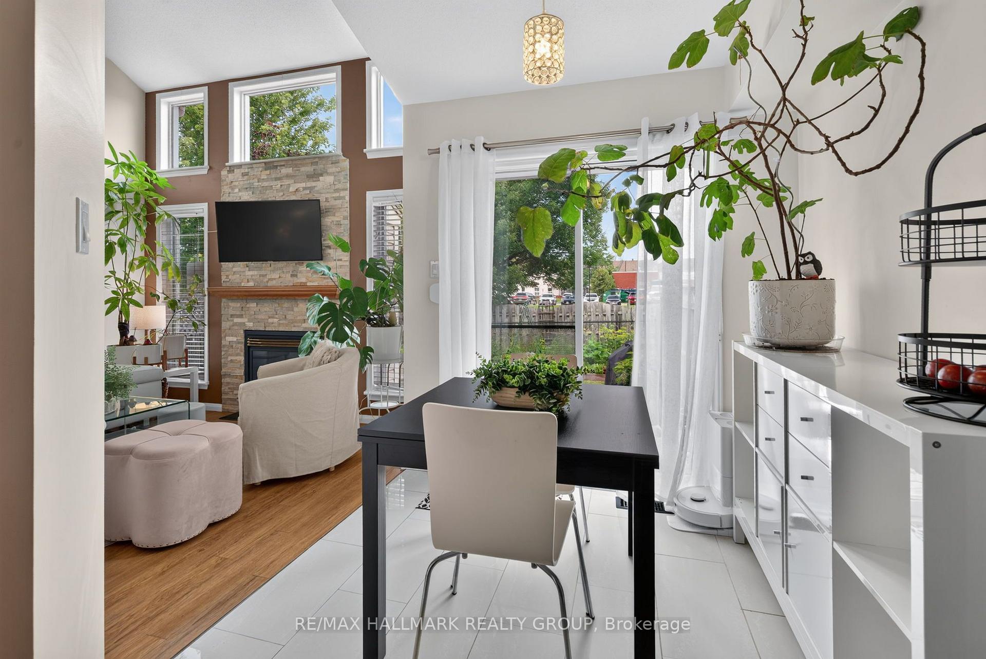 Photo 13 of 63 Palmadeo Drive, Ottawa, Barrhaven - Longfields — HOMEH