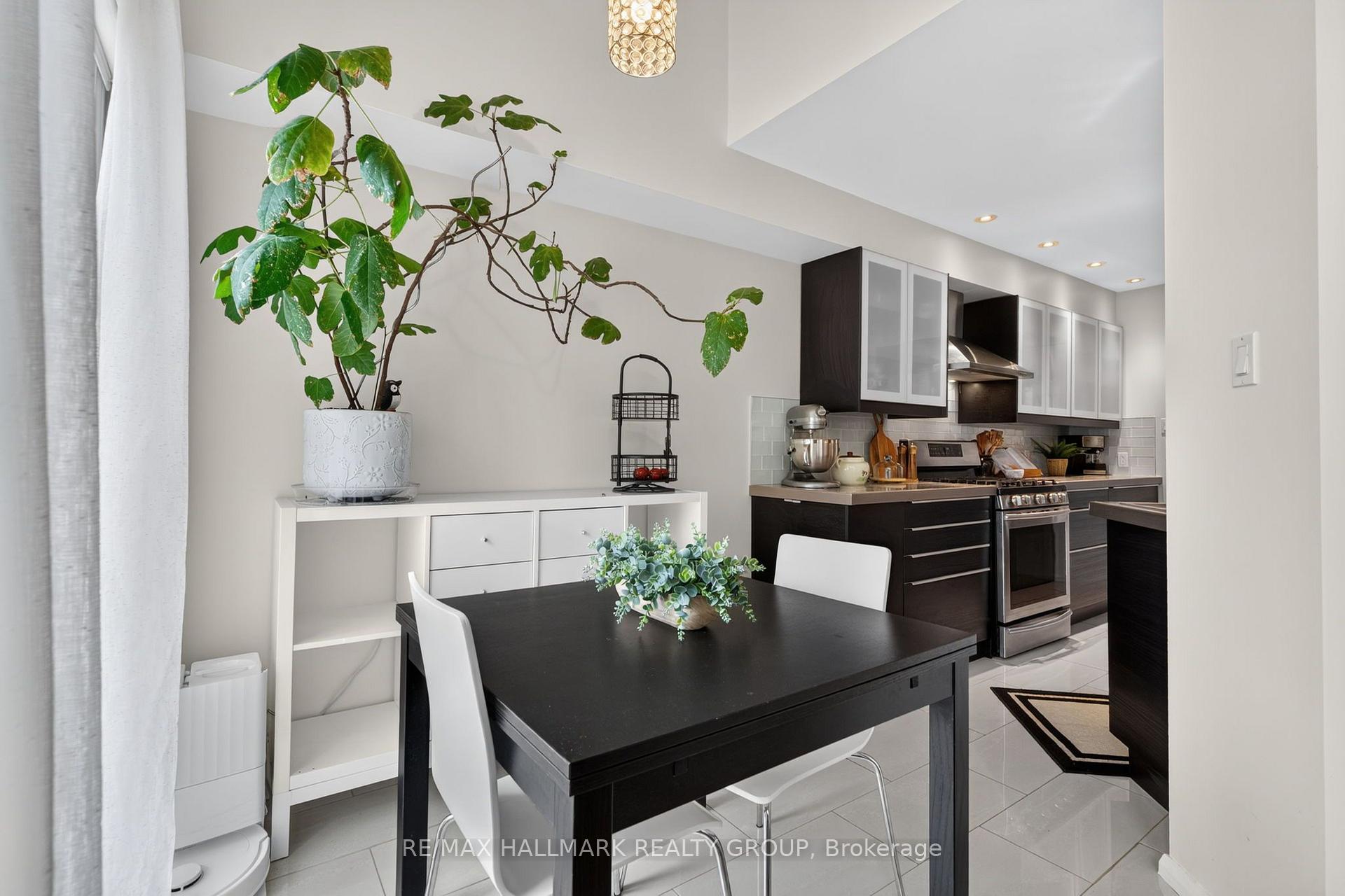 Photo 15 of 63 Palmadeo Drive, Ottawa, Barrhaven - Longfields — HOMEH