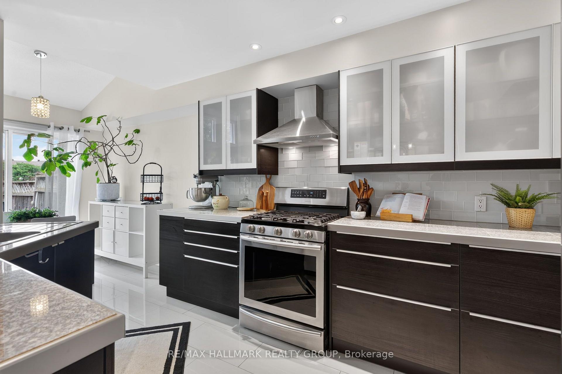 Photo 16 of 63 Palmadeo Drive, Ottawa, Barrhaven - Longfields — HOMEH
