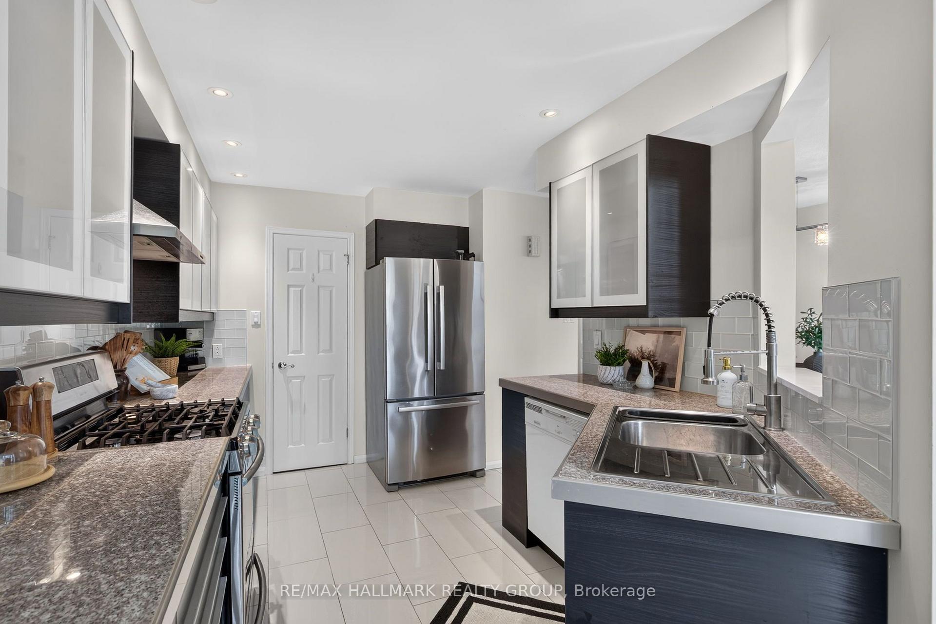 Photo 17 of 63 Palmadeo Drive, Ottawa, Barrhaven - Longfields — HOMEH