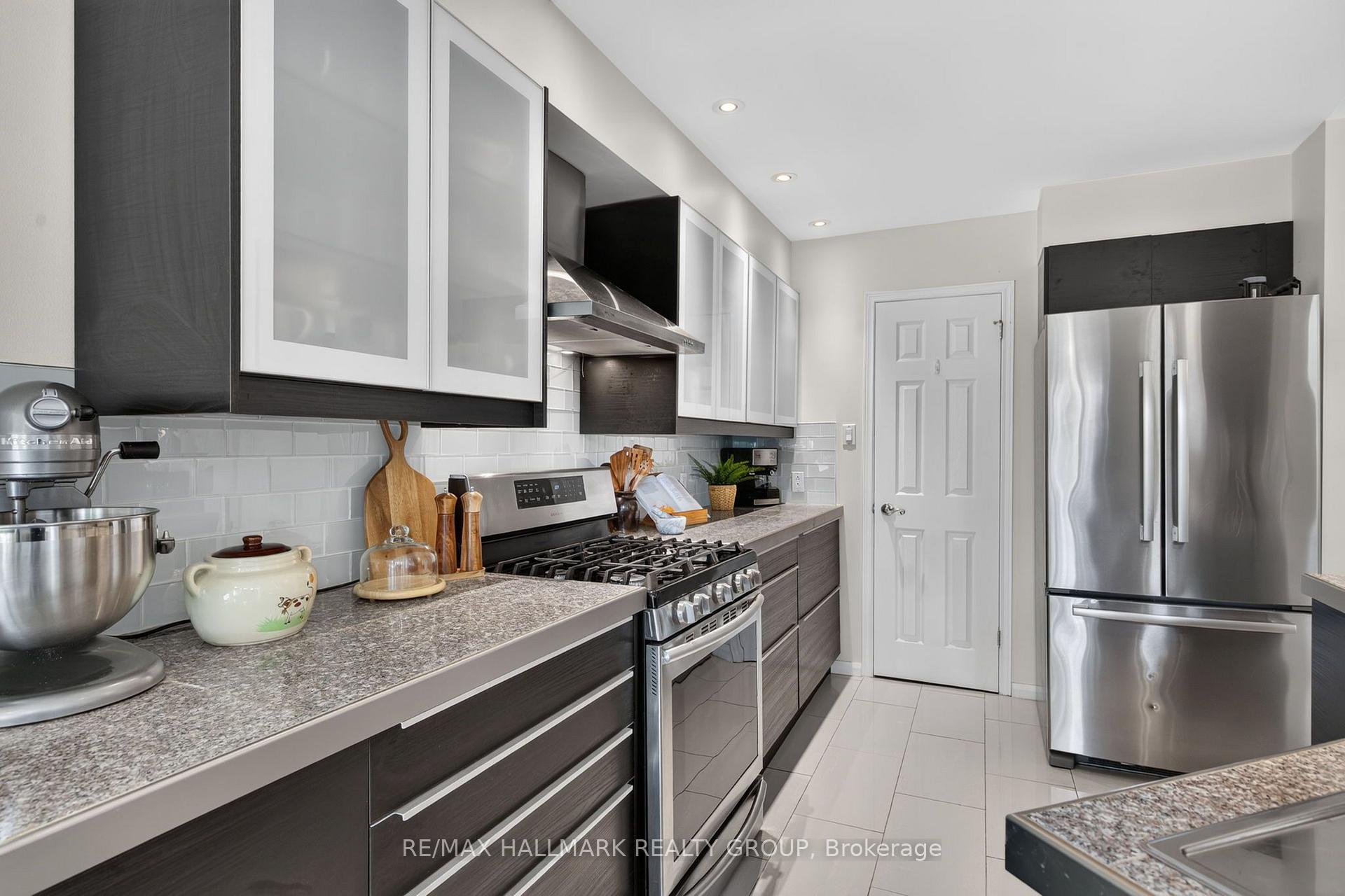 Photo 18 of 63 Palmadeo Drive, Ottawa, Barrhaven - Longfields — HOMEH