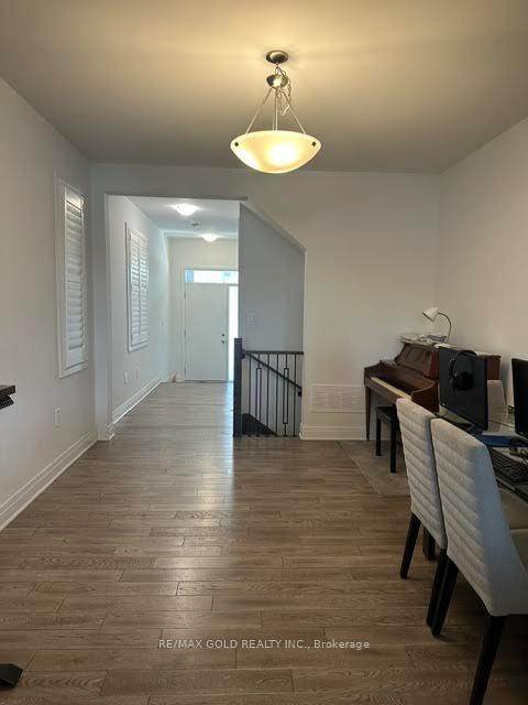 Photo 4 of 1583 Severn Drive, Milton, Bowes — HOMEH