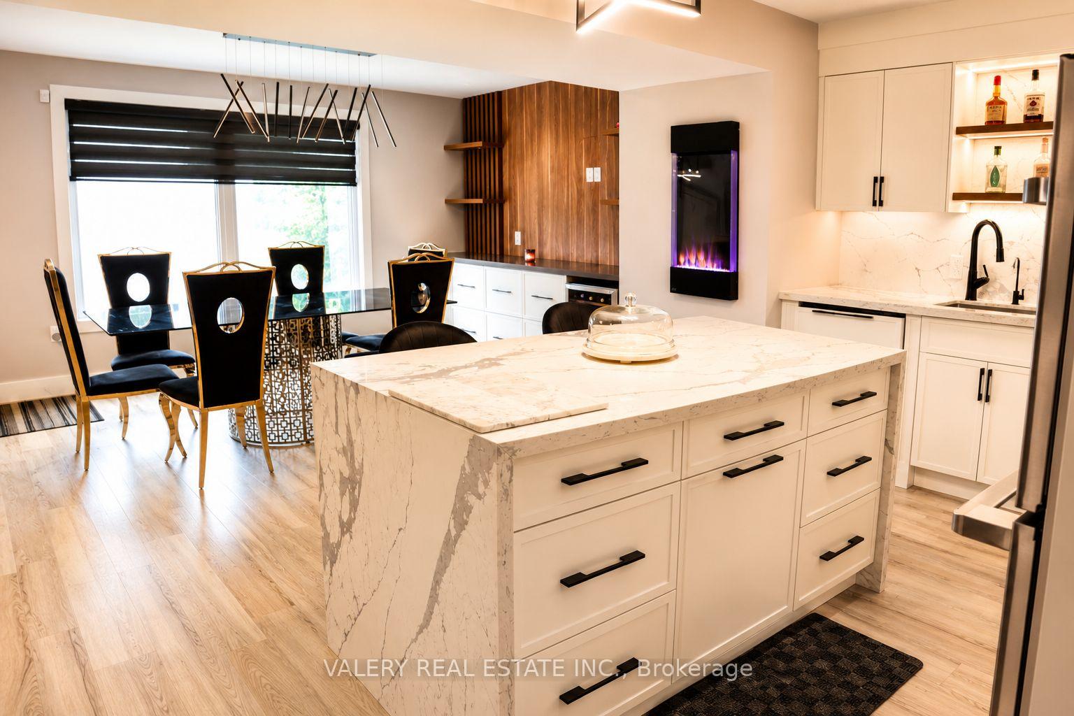 Photo 2 of 33 Chilton Dr., Hamilton, Stoney Creek — HOMEH