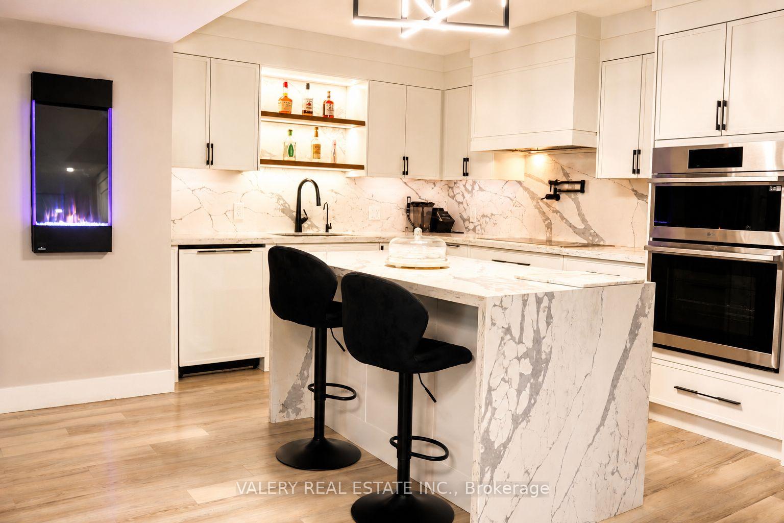 Photo 4 of 33 Chilton Dr., Hamilton, Stoney Creek — HOMEH