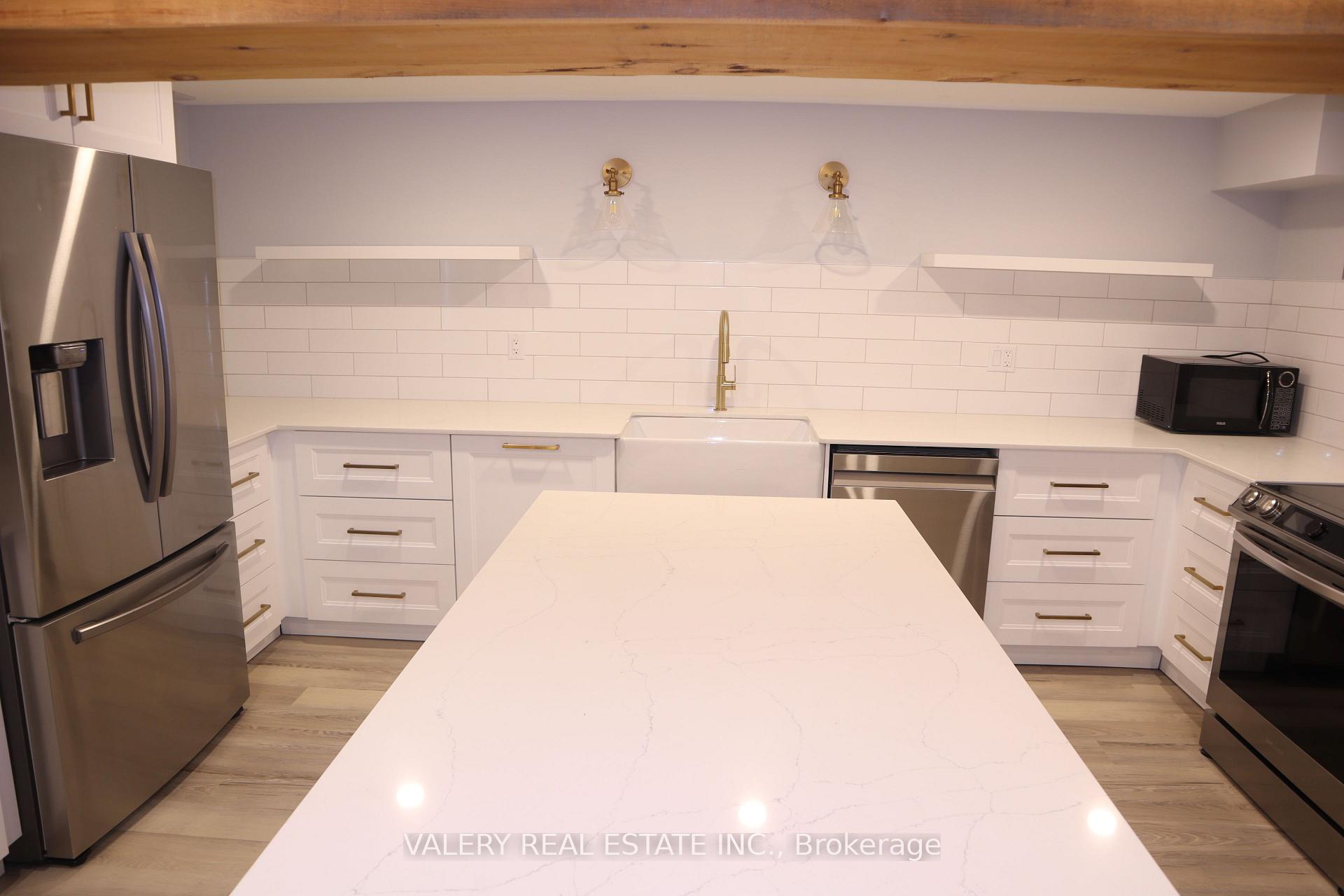 Photo 20 of 33 Chilton Dr., Hamilton, Stoney Creek — HOMEH