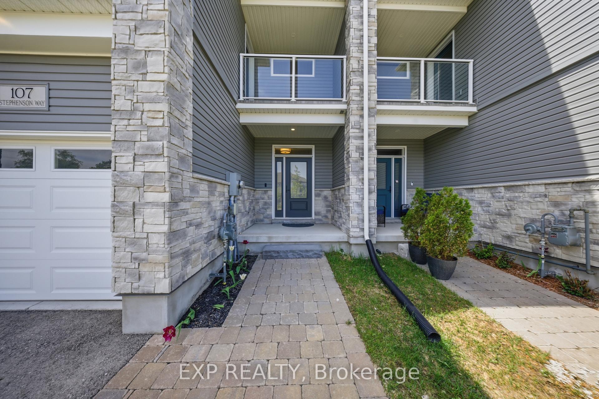 Photo 3 of 107 Stephenson Way, Minto — HOMEH
